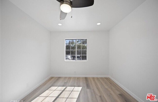 Building Photo - 424 Parkman Ave