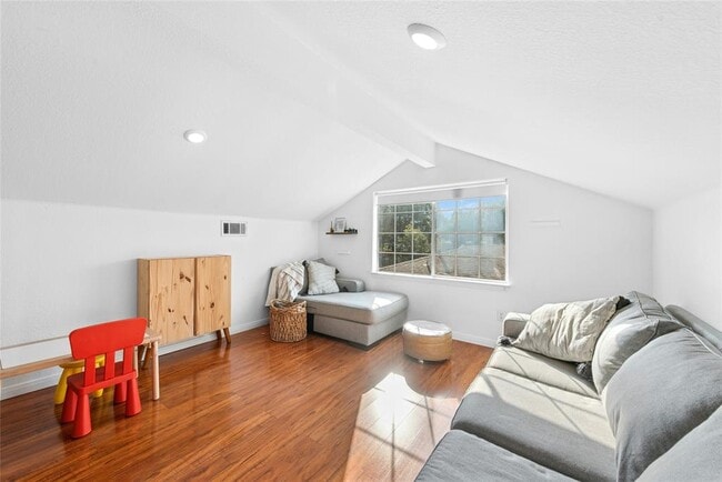 Building Photo - 505 Mairo St