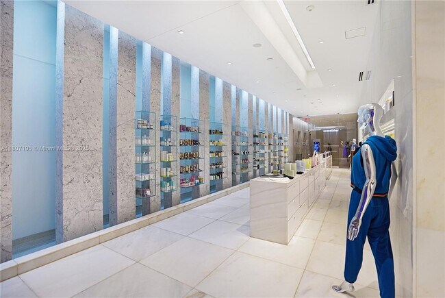 Building Photo - 4401 Collins Ave
