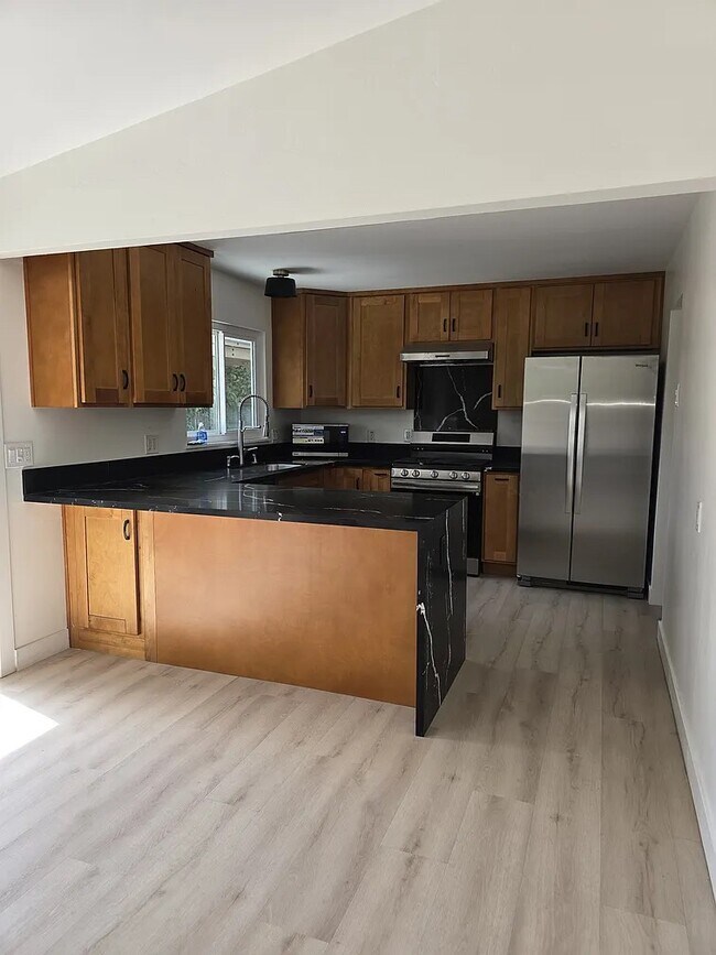 Building Photo - 5 Ormond Ct