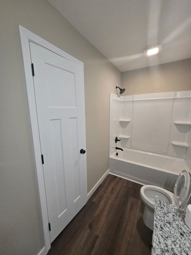 Building Photo - 324 Wilson Hurst St