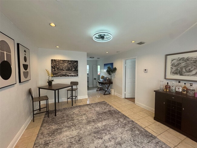 Building Photo - 1107 NW 4th Ave