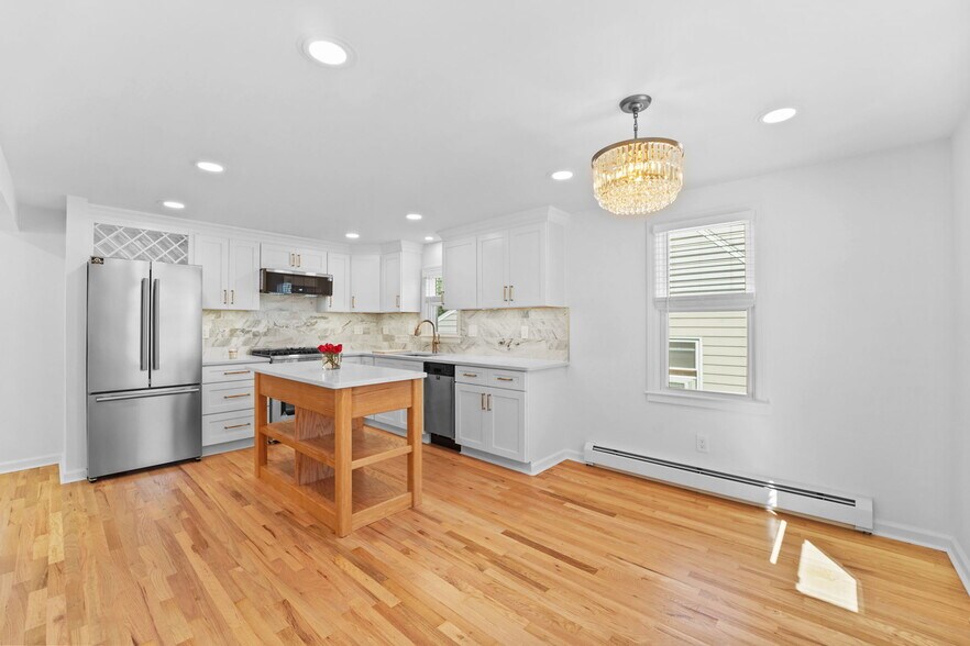 Building Photo - 116 Mary St