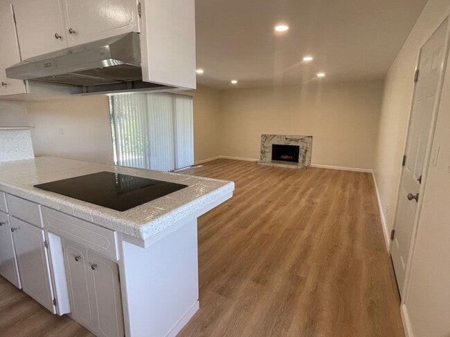 Building Photo - Beautifully Remodeled 3BR/2BA Home with Modern Finishes