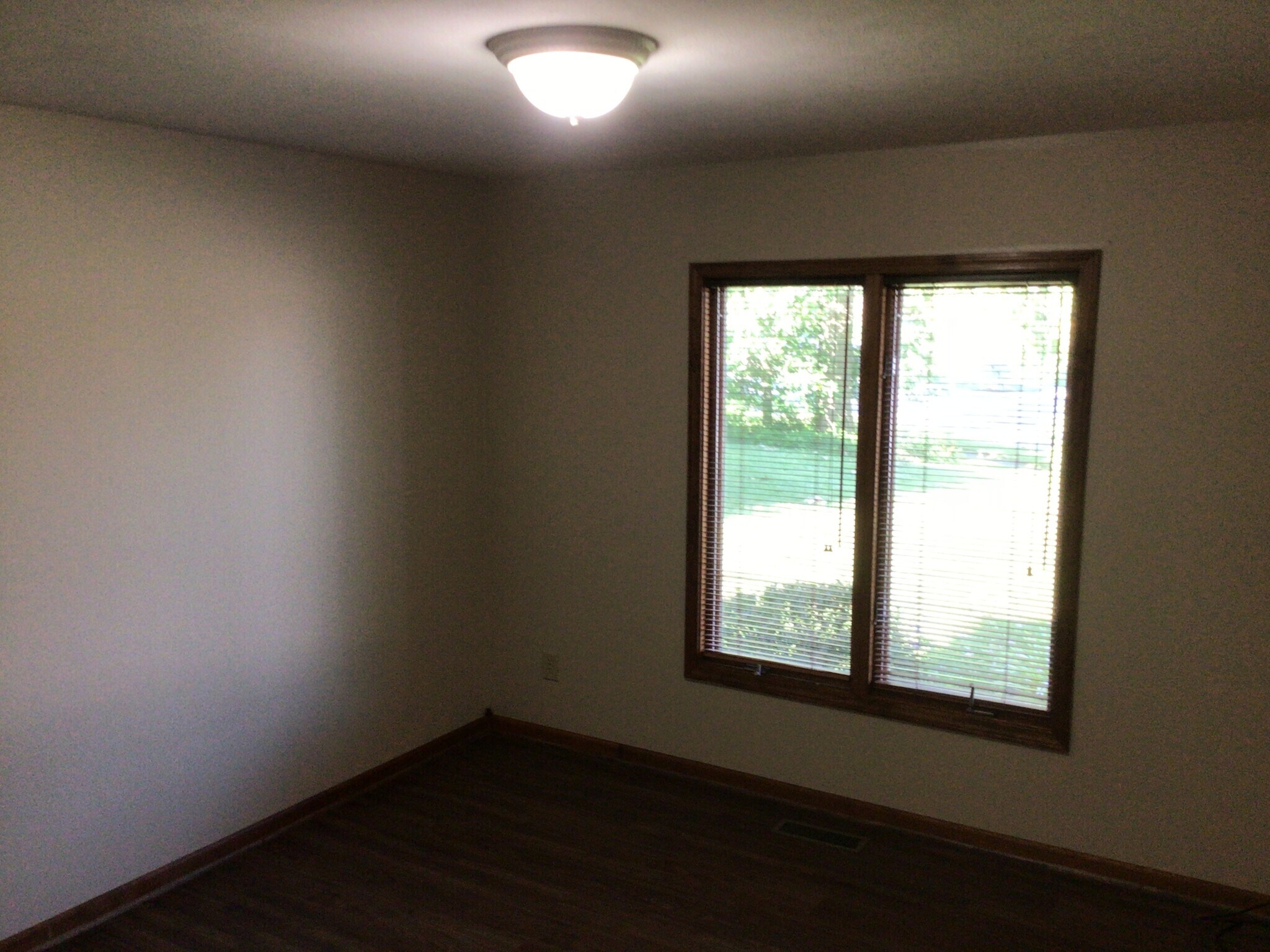 Building Photo - 722 Justin Ct