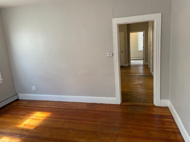 Building Photo - 14 Appian St