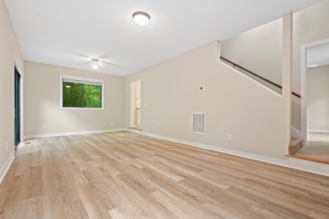 Building Photo - Charming updated single-family home in Carrboro - AVAILABLE NOW!