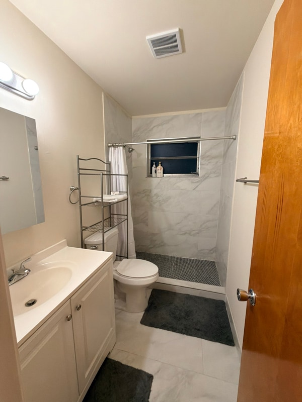 Building Photo - 120 SE 9th Ct