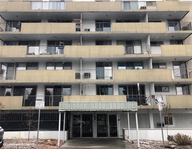 Building Photo - 799 Dahlia St