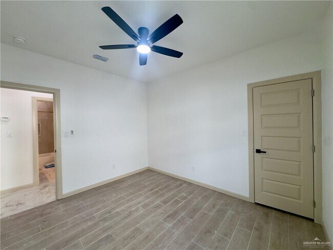 Building Photo - 1304 Rosewood Ln