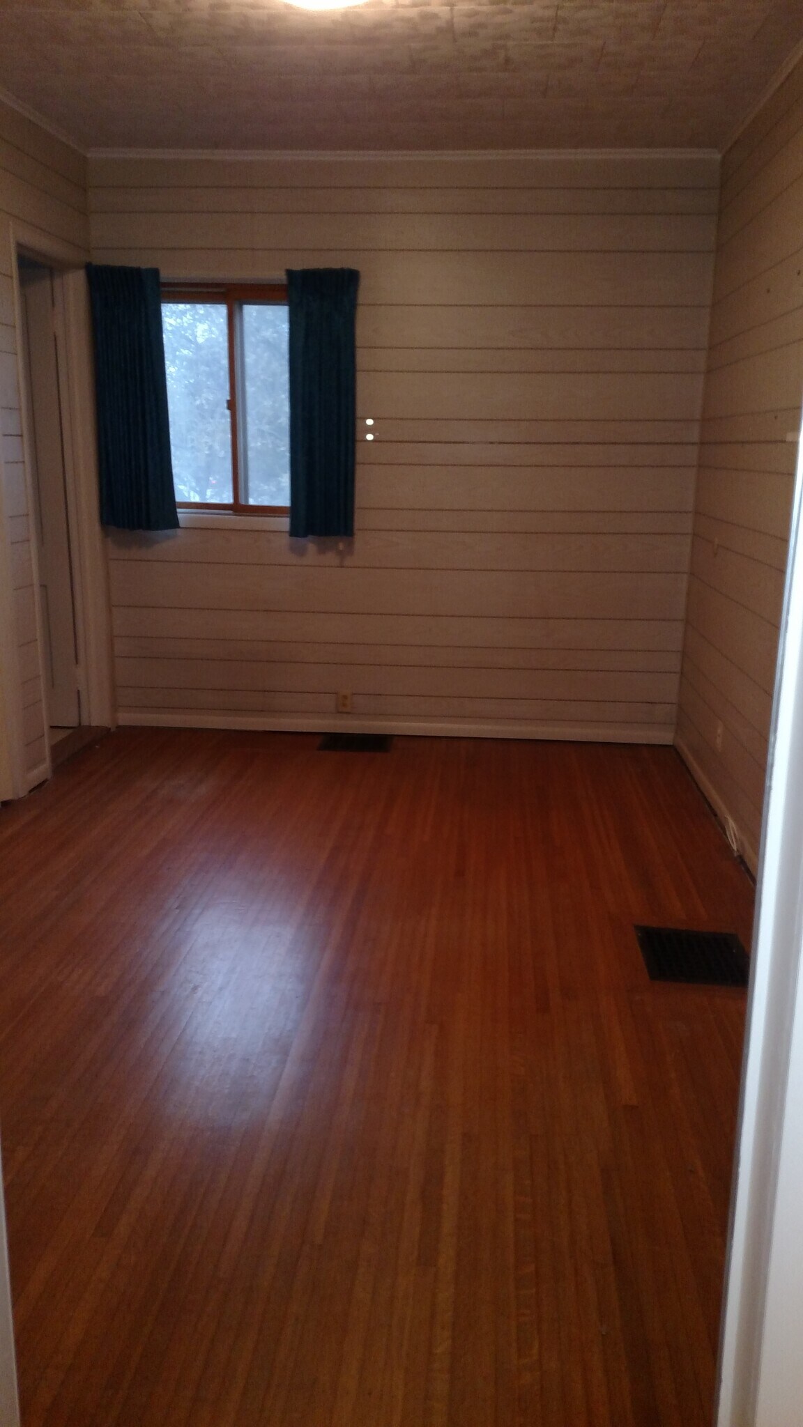 Bedroom, Has recently been painted so dose not look like this. Will be posting new photo soon. - 2504 Chili Ave