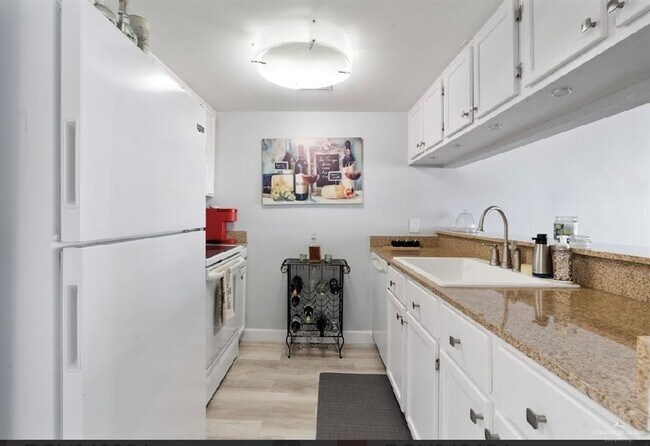 Building Photo - 16 Padre Blvd