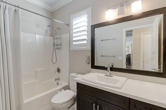 Building Photo - Fully Furnished Single-Story Gem in Peacef...