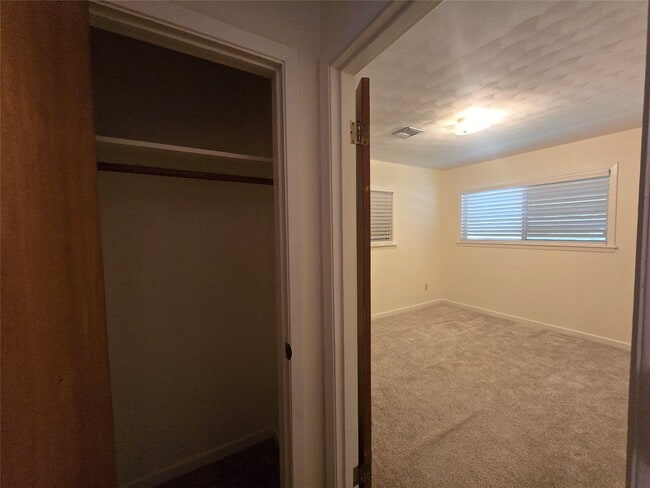 Building Photo - 308 Mackeral St