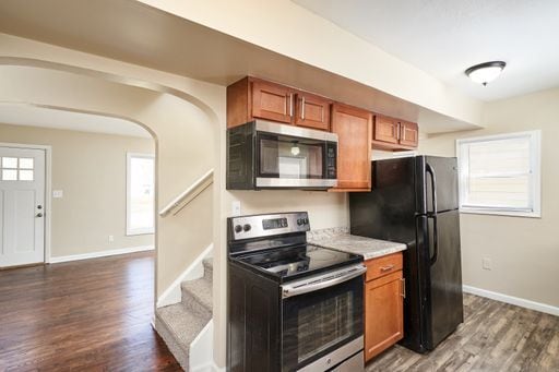 Building Photo - Renovated 5 Bedroom 2.5 Bath home