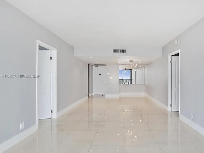 Building Photo - 20301 W Country Club Dr