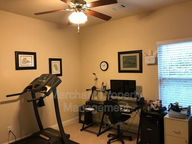 Building Photo - 500 Airdale Ln