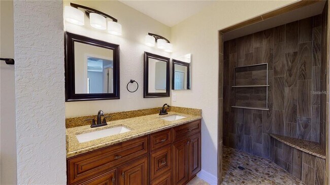 Building Photo - 4851 Kennett St