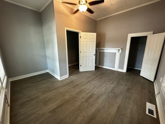 Building Photo - 213 E Main St