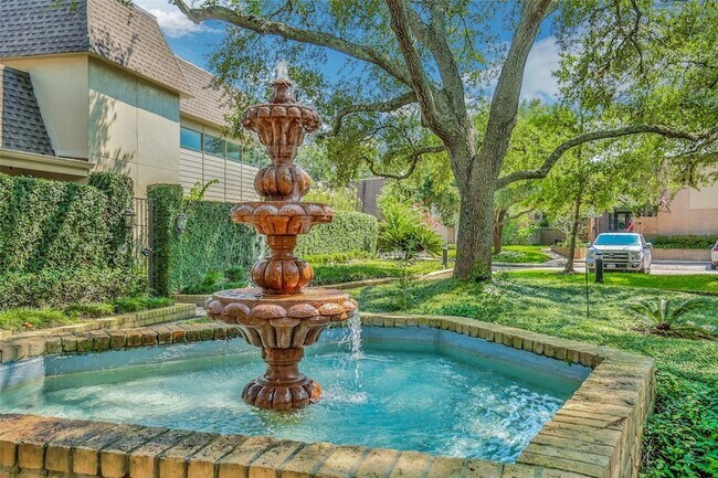 Building Photo - 15607 Memorial Dr