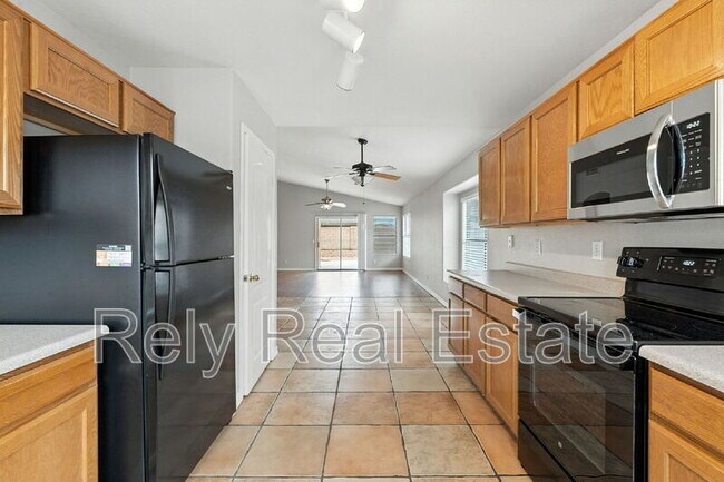 Building Photo - 12568 W Almeria Rd