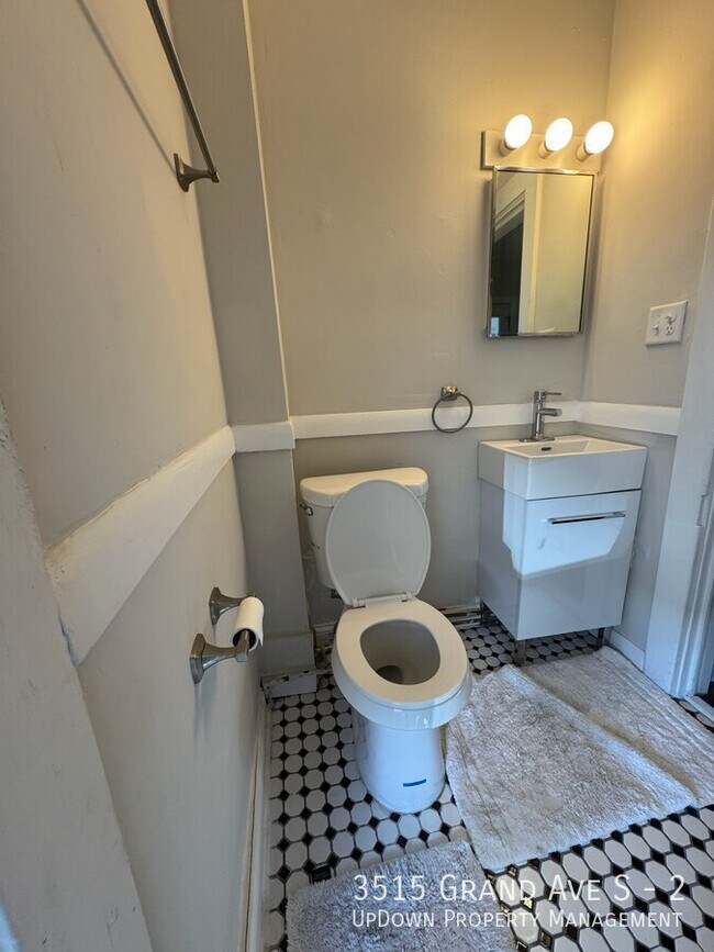 Building Photo - 3515 Grand Ave S