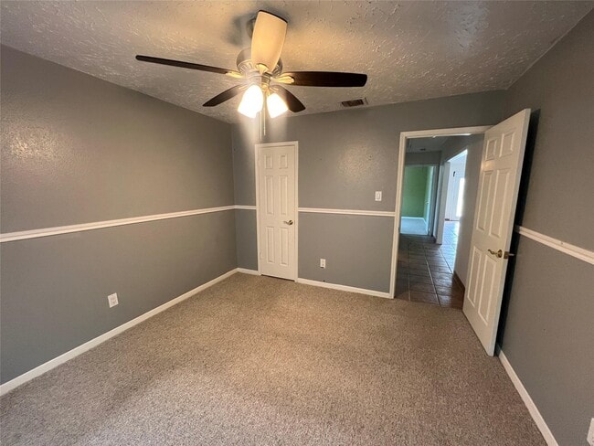 Building Photo - 22503 Braken Carter Ln