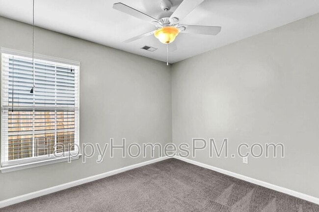 Building Photo - 101 Sparkleberry Ln