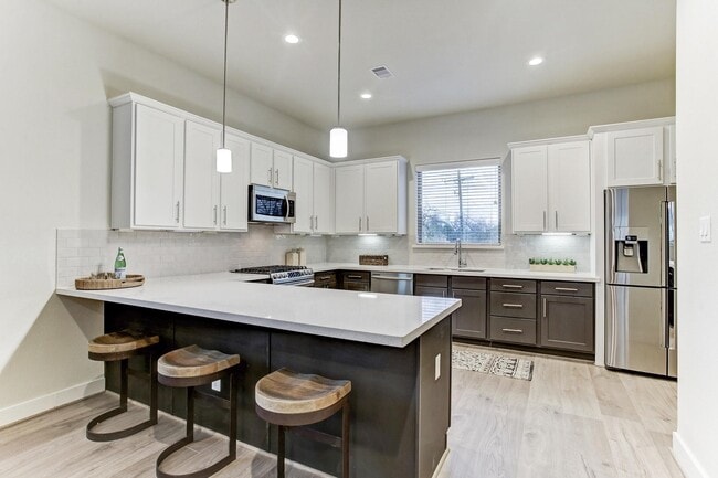 Building Photo - 806 Sienna Palm Ln