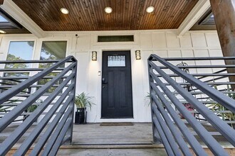 Building Photo - 3442 Noah St