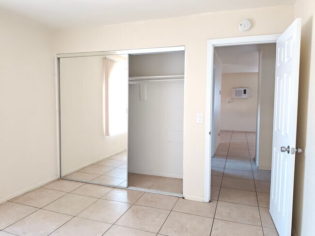 Building Photo - 2 bedrooms 1 bath apartment in El Cajon