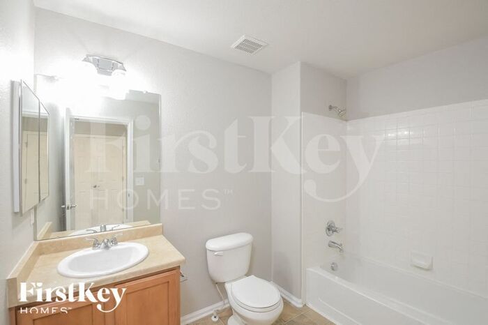 Building Photo - 892 Willow Dr