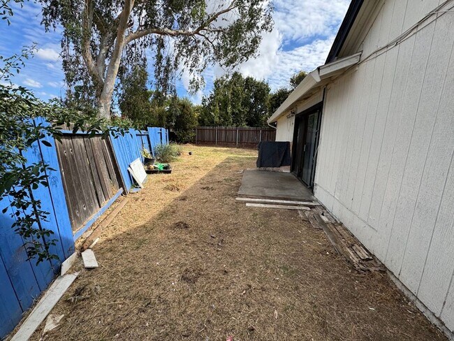 Building Photo - 7337 Sakura Ct
