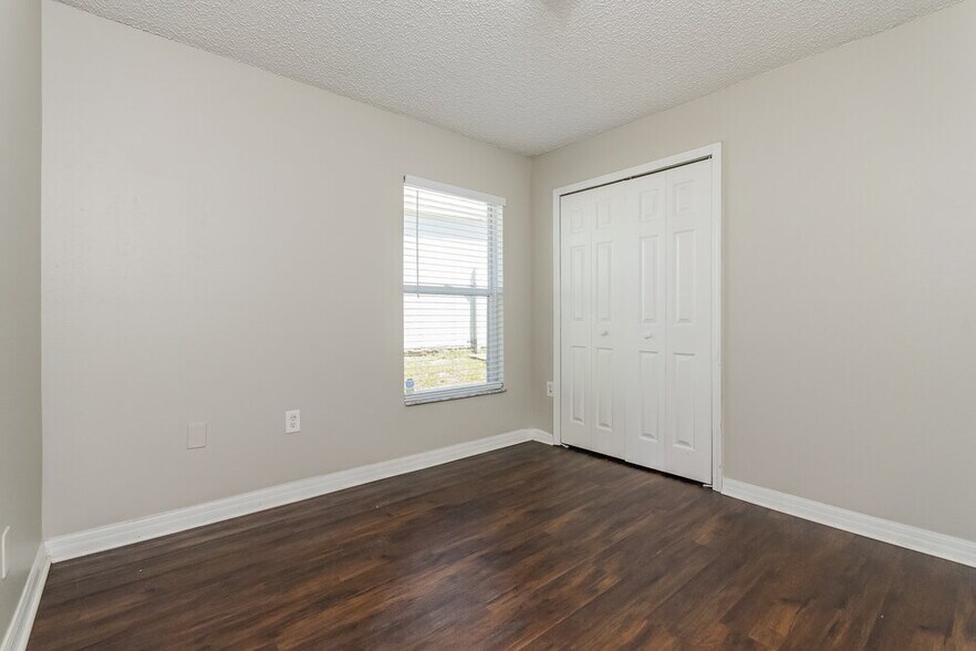 Building Photo - 15922 Wilkinson Dr