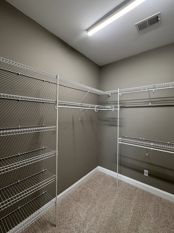 Building Photo - 604 Melton St