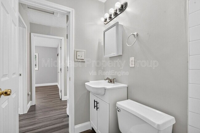 Building Photo - 273 Roderick Dr