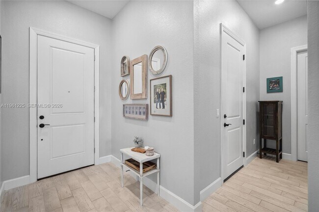 Building Photo - 9734 SW Meridian Wy