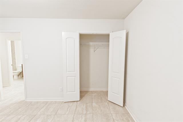 Building Photo - 1829 Persimmon Dr