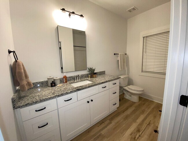 Building Photo - Fox Run Village Duette with Amenities