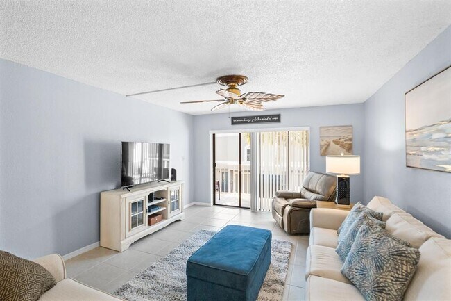 Building Photo - 719 Pinellas Bayway S