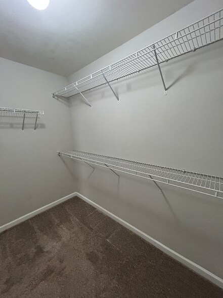 Building Photo - 364 Beynon Terrace