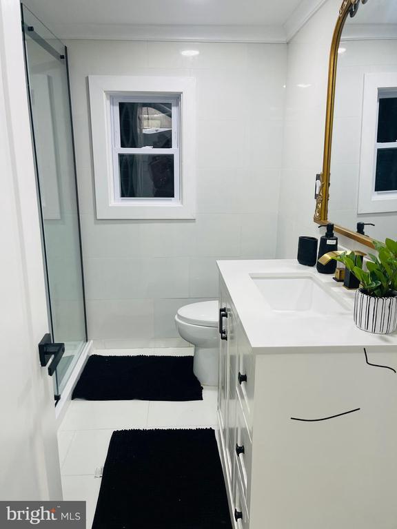 Building Photo - 2326 Fairview St