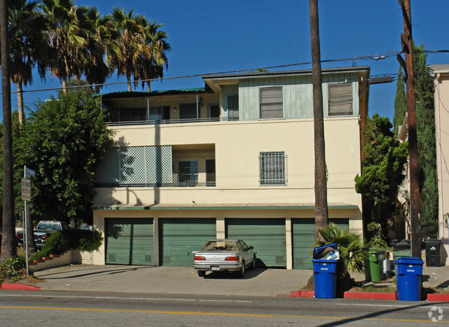 Building Photo - 1706 N Stanley Ave