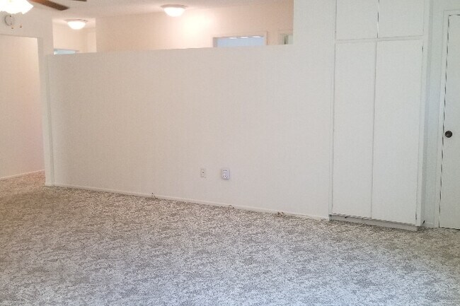 Building Photo - 1529 Cambridge Ave