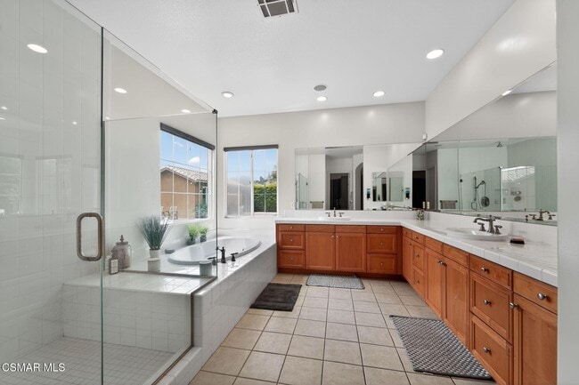 Building Photo - 9651 Sagebrush Ave