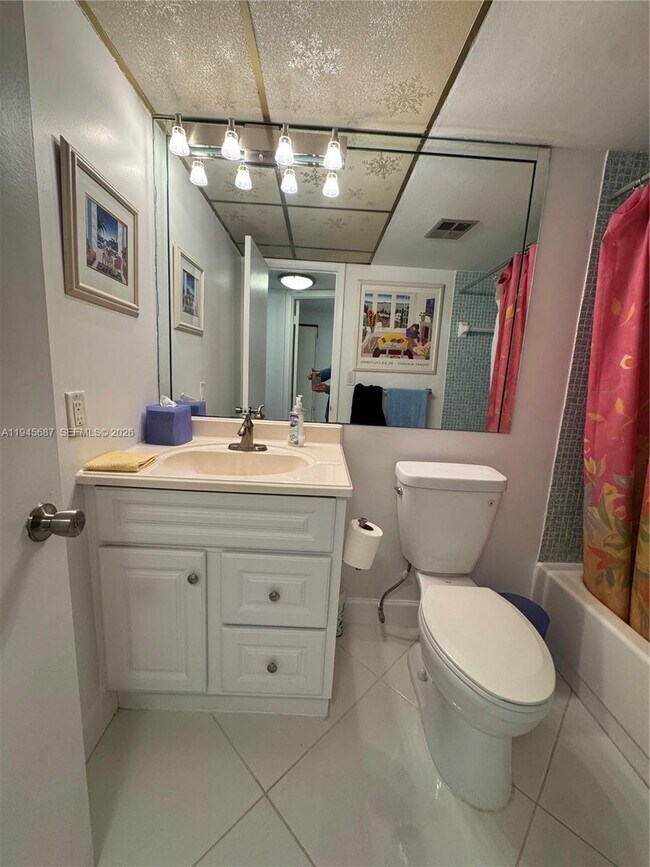 Building Photo - 8280 Sunrise Lakes Blvd