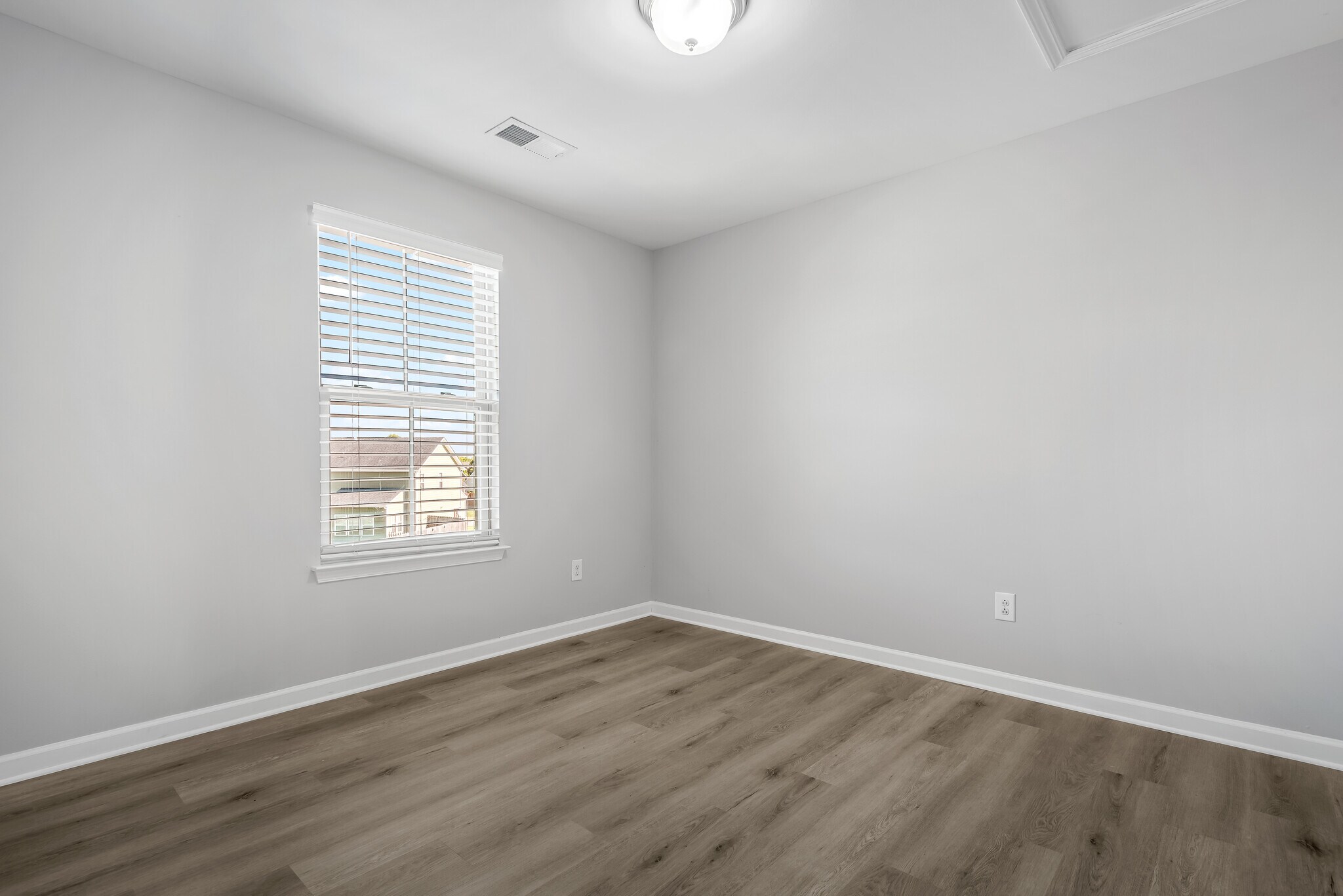 Building Photo - 428 Heroit Dr