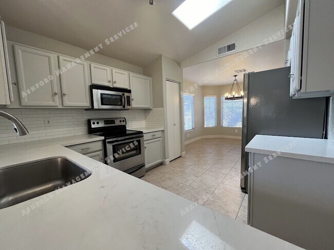 Building Photo - 16261 N 91st Dr