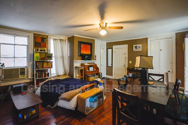 Building Photo - 25 George St