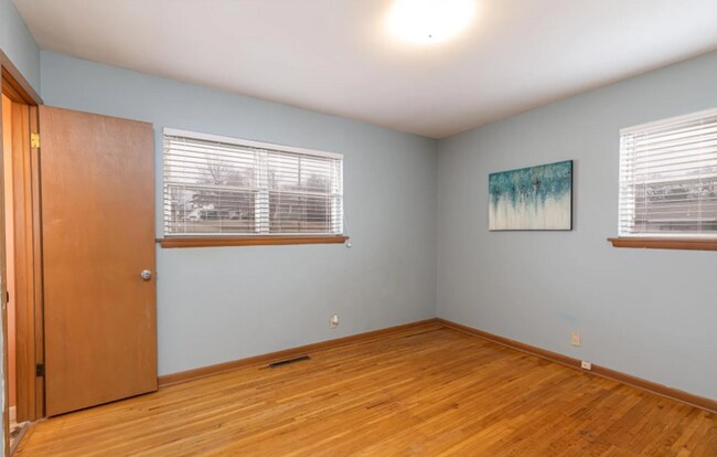 Building Photo - 3 Bed 1.5 Bath in Sand Springs!